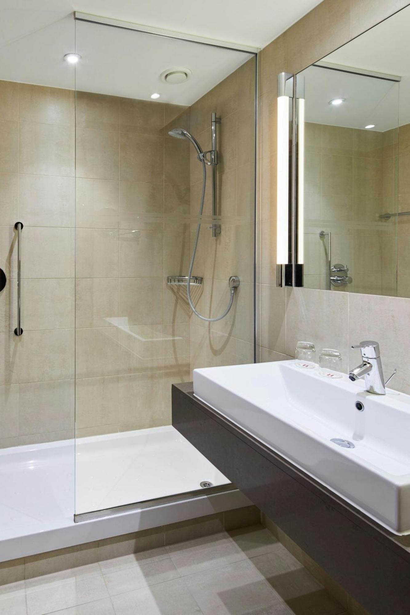Lingfield Park Marriott Hotel & Country Club Bagian luar foto